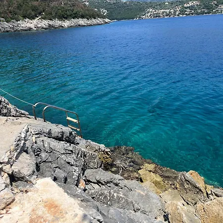 Infinia, Lefkada Szívota